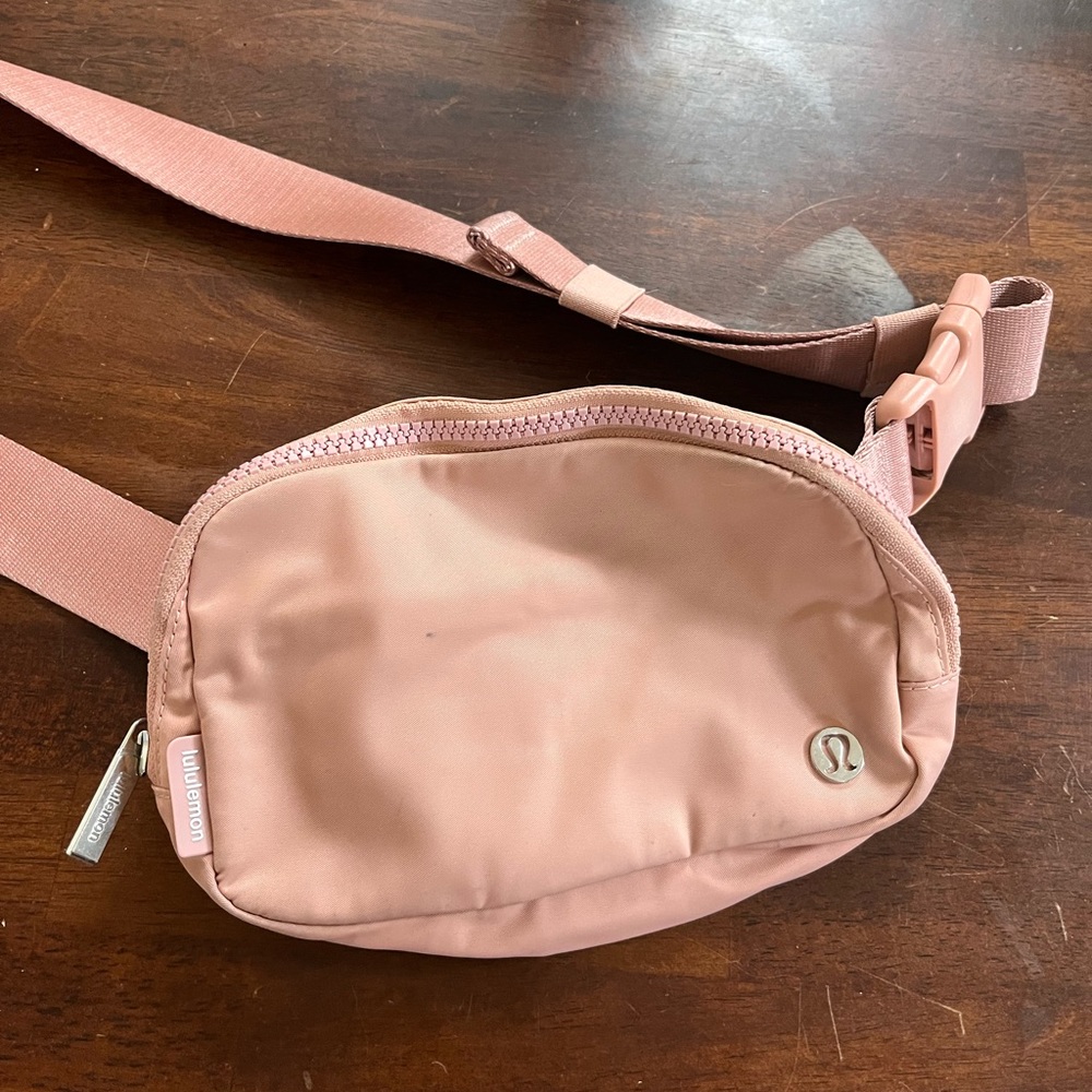 Lululemon belt bag